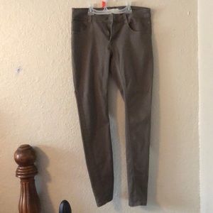 Army green skinny low rise pants sz 28(7/8)